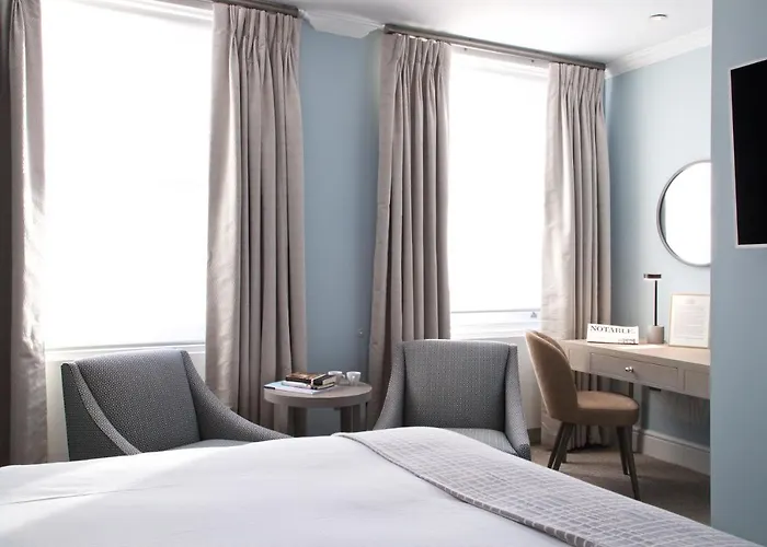 54 Queen\'s Gate Hotel